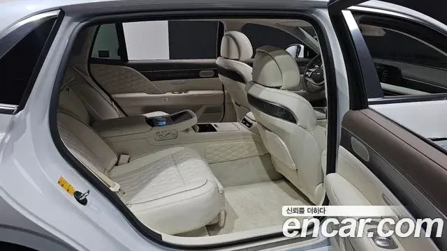 Genesis G90 2022 — Photo 1/49