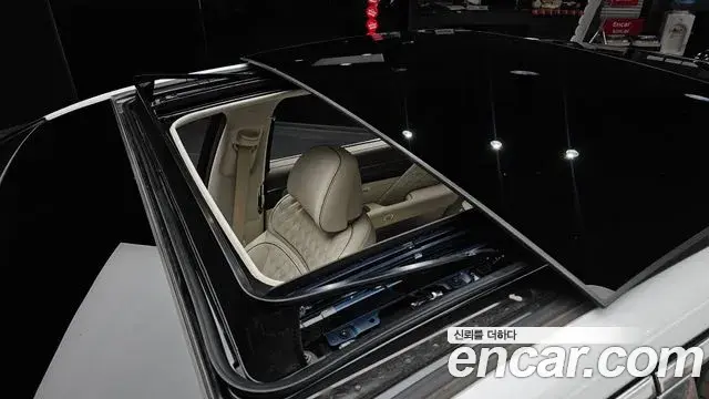 Genesis G90 2022 — Photo 13/49