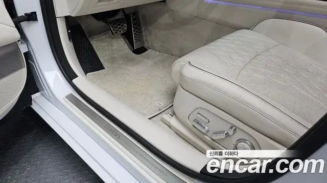 Genesis G90 2022 — Photo 28/49