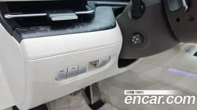 Genesis G90 2022 — Photo 33/49