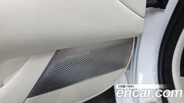 Genesis G90 2022 — Photo 12/49