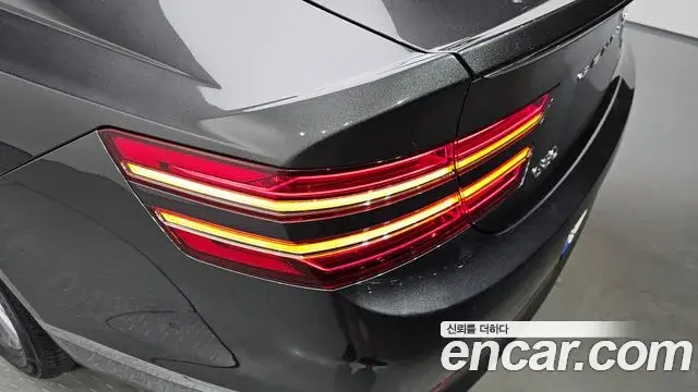 Genesis G80 2022 — Şəkil 18/30