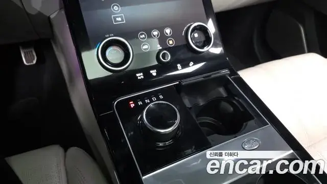 Land Rover Range Rover Velar 2019 — Photo 22/39