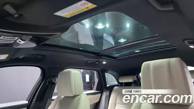 Land Rover Range Rover Velar 2019 — Photo 24/39