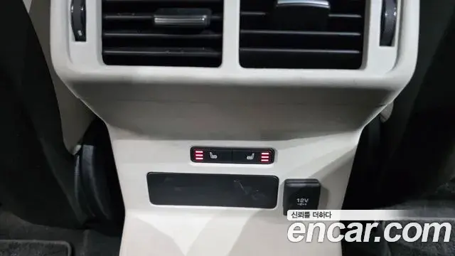 Land Rover Range Rover Velar 2019 — Photo 31/39