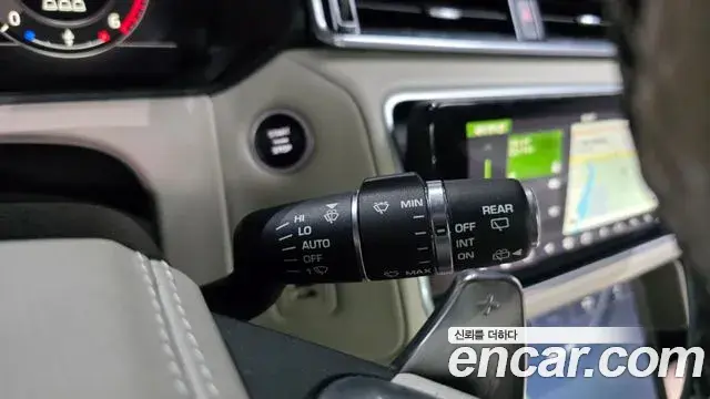 Land Rover Range Rover Velar 2019 — Photo 14/39