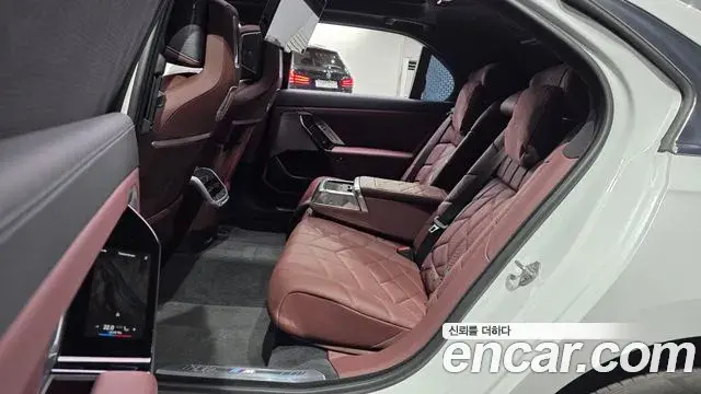 BMW 7 Series 2023 — Şəkil 10/20