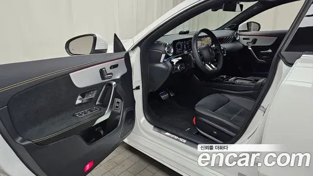 Mercedes-Benz CLA-Class 2025 — Фото 10/20