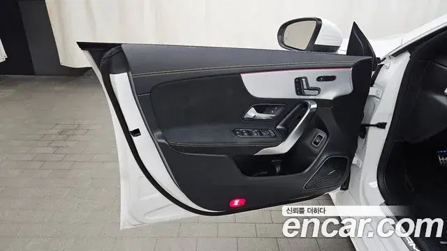 Mercedes-Benz CLA-Class 2025 — Photo 26/30