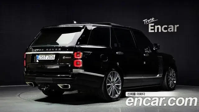 Land Rover Range Rover 2019 — Фото 1/20