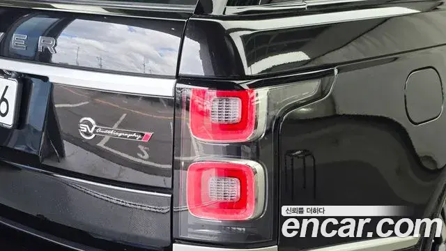 Land Rover Range Rover 2019 — Photo 8/38