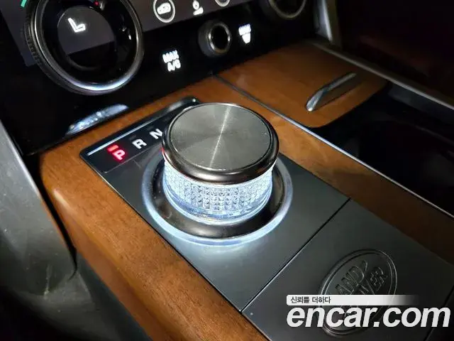 Land Rover Range Rover 2019 — Photo 29/38