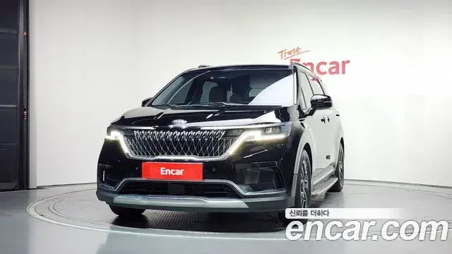 Kia Carnival 2021 — ფოტო 3/20