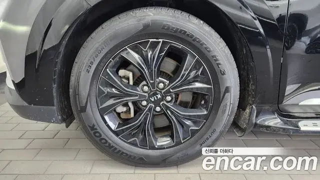 Kia Carnival 2021 — ფოტო 4/20