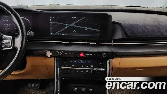 Kia Carnival 2021 — ფოტო 12/20