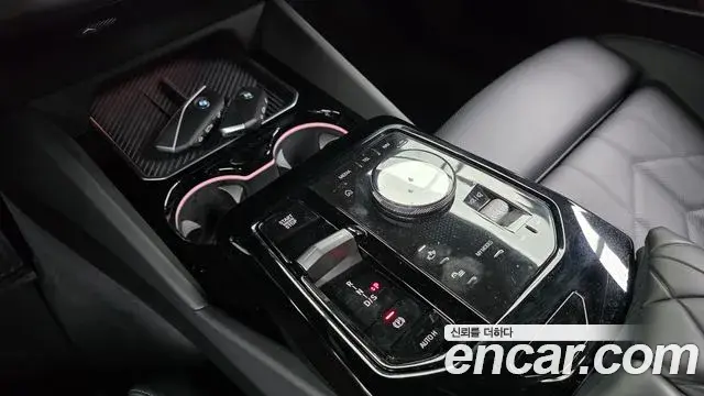 BMW 5 Series 2025 — Фото 9/20