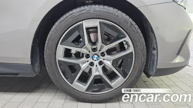 BMW 5 Series 2025 — Şəkil 12/31
