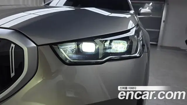 BMW 5 Series 2025 — Şəkil 21/31