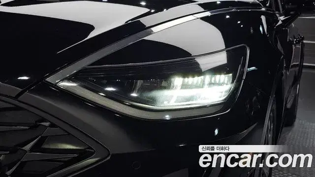 Hyundai Sonata Hybrid 2021 — Photo 5/30