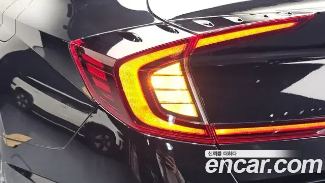 Hyundai Sonata Hybrid 2021 — Photo 28/30