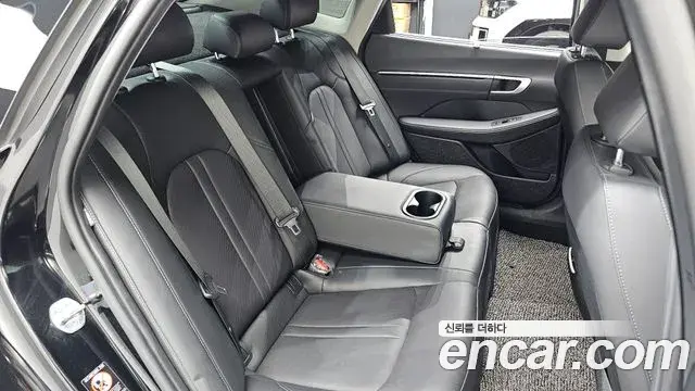 Hyundai Sonata Hybrid 2021 — Photo 2/30
