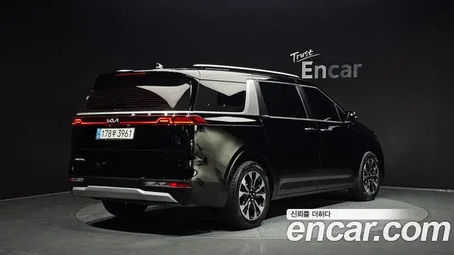 Kia Carnival 2023 — Photo 2/20