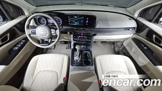 Kia Carnival 2023 — Photo 7/20