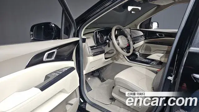 Kia Carnival 2023 — Photo 10/20