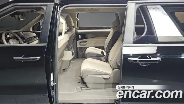 Kia Carnival 2023 — Photo 12/20