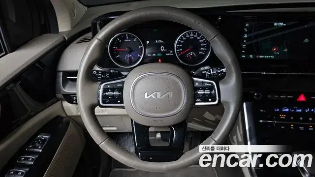 Kia Carnival 2023 — Photo 14/20