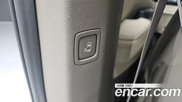 Kia Carnival 2023 — Photo 18/20