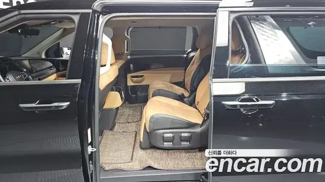 Kia Carnival 2022 — Фото 12/20