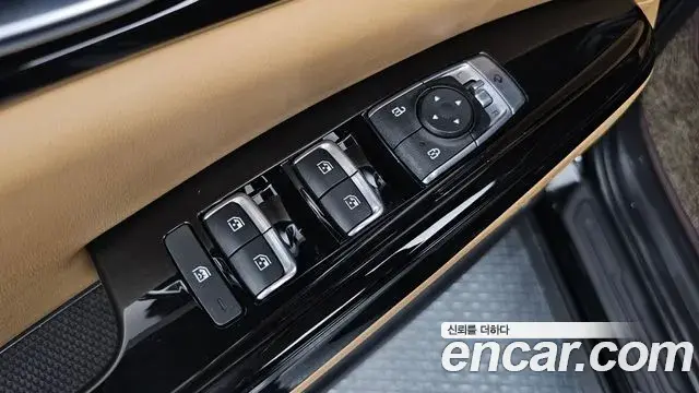 Kia Carnival 2022 — Şəkil 17/30