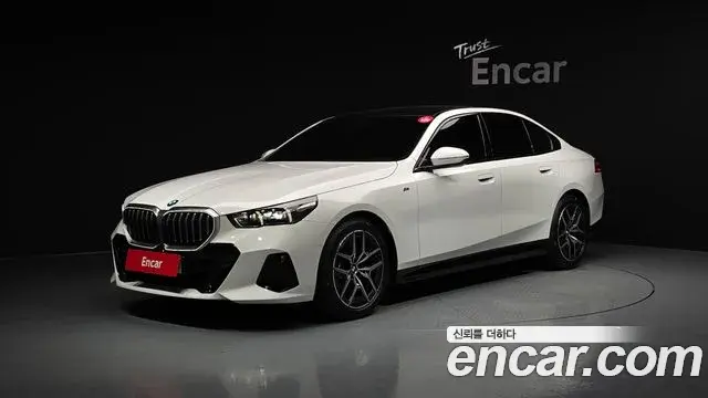 BMW 5 Series 2025 — Фото 1/20