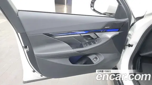 BMW 5 Series 2024 — ფოტო 31/33