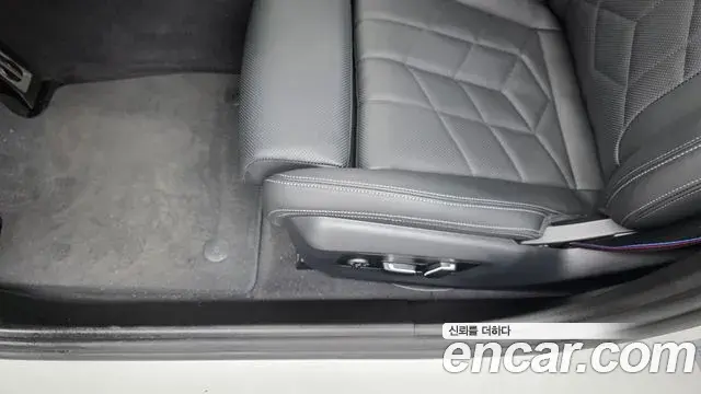 BMW 5 Series 2024 — ფოტო 19/33
