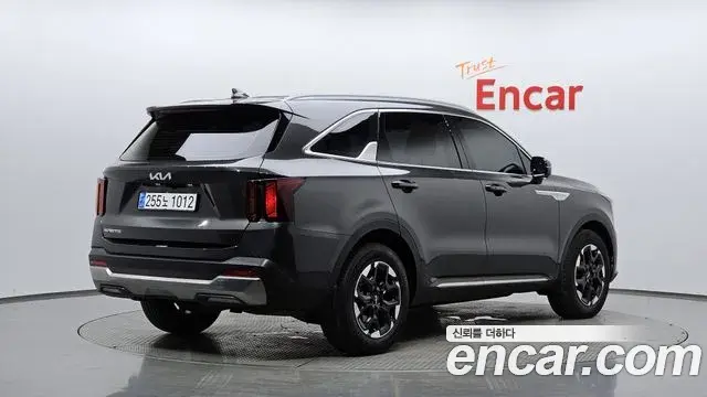 Kia Sorento 2023 — Фото 2/20