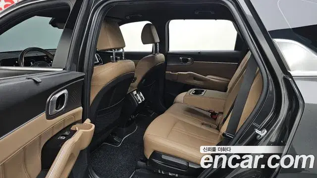 Kia Sorento 2023 — Şəkil 8/35
