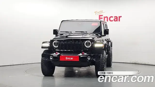 Jeep Wrangler 2025 — Şəkil 30/31