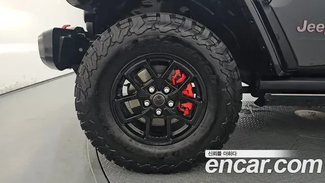 Jeep Wrangler 2025 — Şəkil 16/31