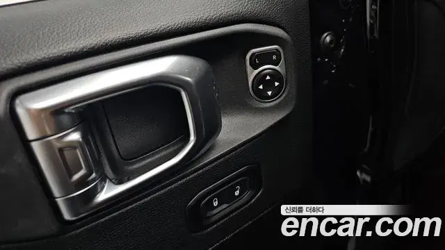 Jeep Wrangler 2025 — Şəkil 28/31