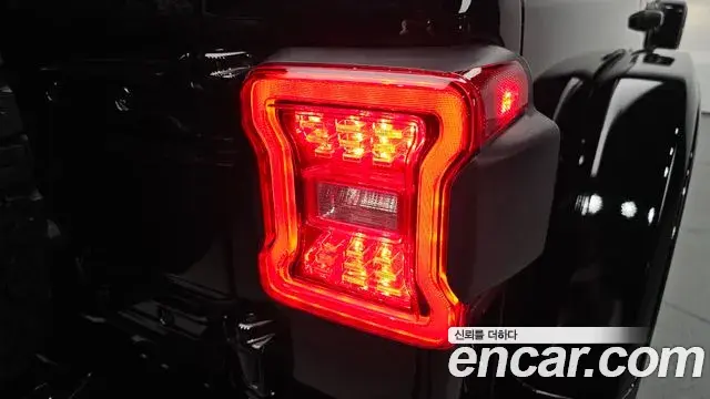 Jeep Wrangler 2025 — Şəkil 14/31