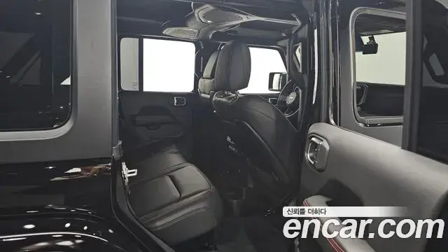 Jeep Wrangler 2025 — Şəkil 2/31