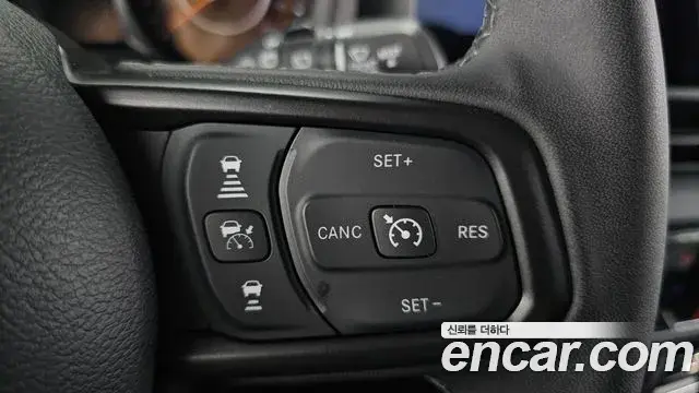 Jeep Wrangler 2025 — Şəkil 27/31