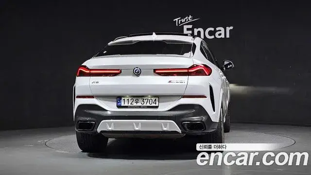 BMW X6 2023 — Photo 13/31