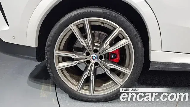 BMW X6 2023 — Photo 18/31