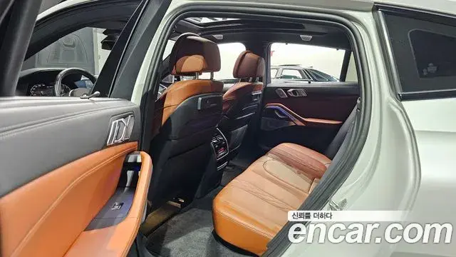 BMW X6 2023 — Photo 29/31