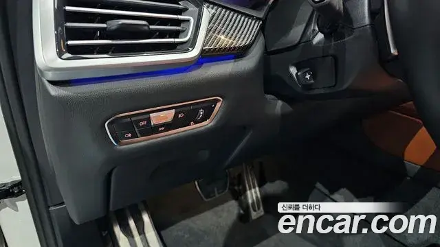 BMW X6 2023 — Photo 28/31