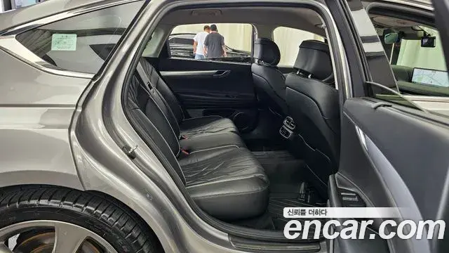 Genesis G80 2020 — Photo 16/32