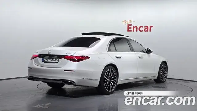 Mercedes-Benz S-Class 2022 — Photo 19/20
